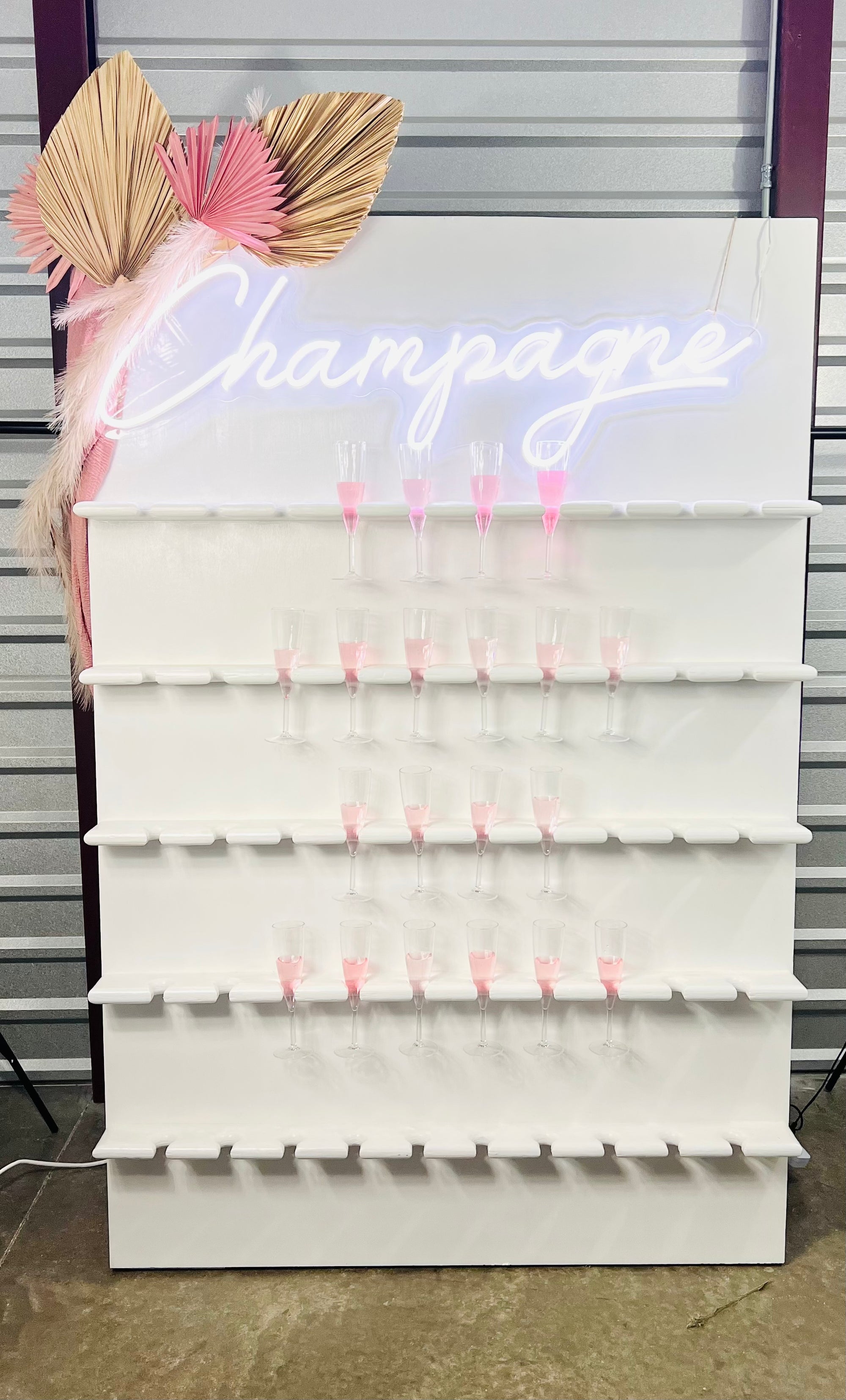 Champagne Wall (White/Wood)